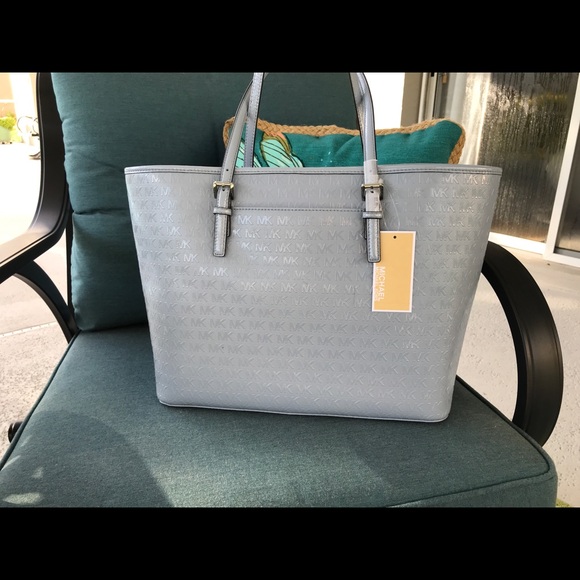 SOLD Michael Kors Jet Set Travel Carryall - Picture 2 of 5